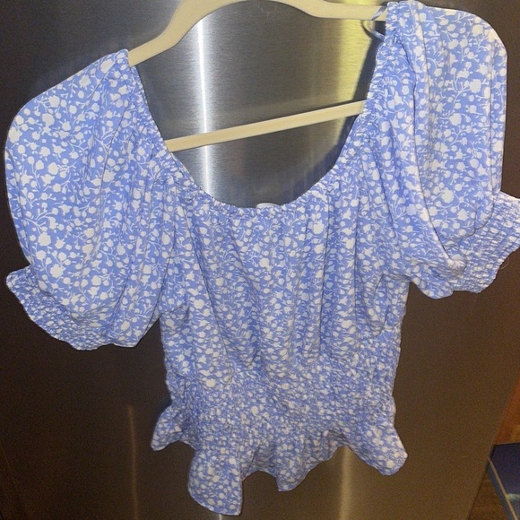 ๐ซSOLD๐ซ Periwinkle Floral Crop Top ๐ - Picture 13 of 15